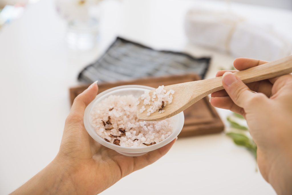 lưu ý khi tẩy da chết da đầu